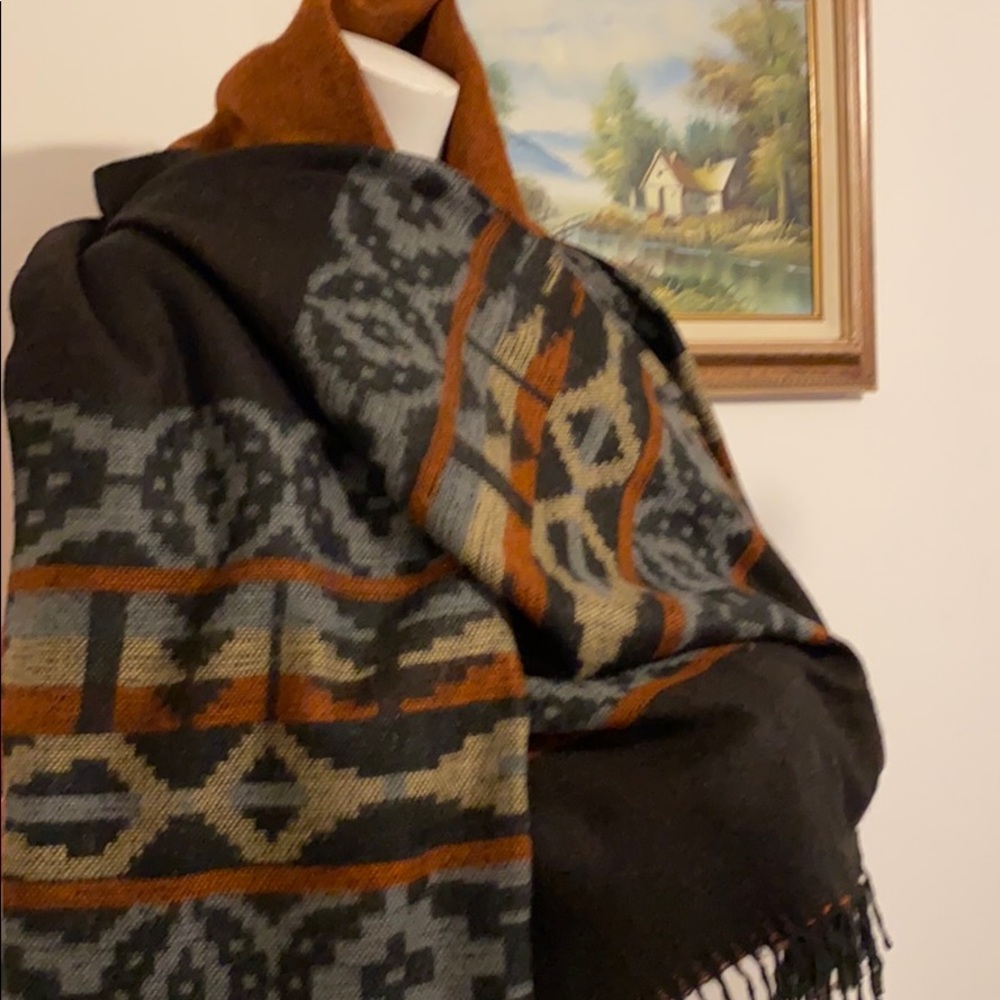 Great condition Beautiful Poncho.
